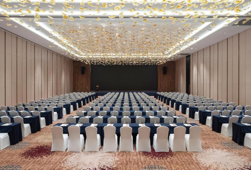 Maison New Century Hotel Ningbo Exteriör bild